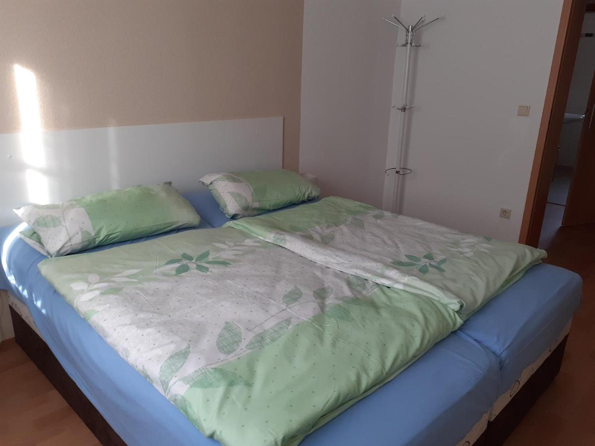 - August-bebel-str. 19 Apartment *